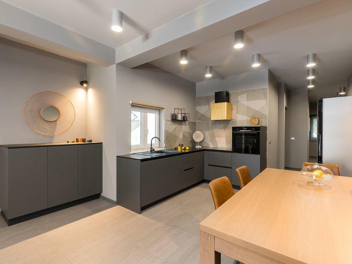 Magnolia - Modern Apartment Near City Center And Sea Porec Exterior photo